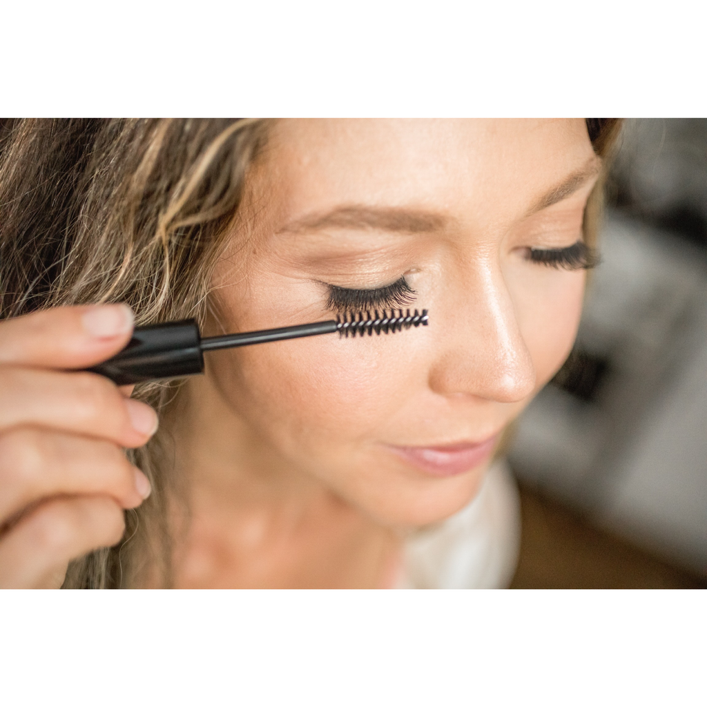 Pretty Farm Girl  - Eyelash + Eyebrow Growth Serum