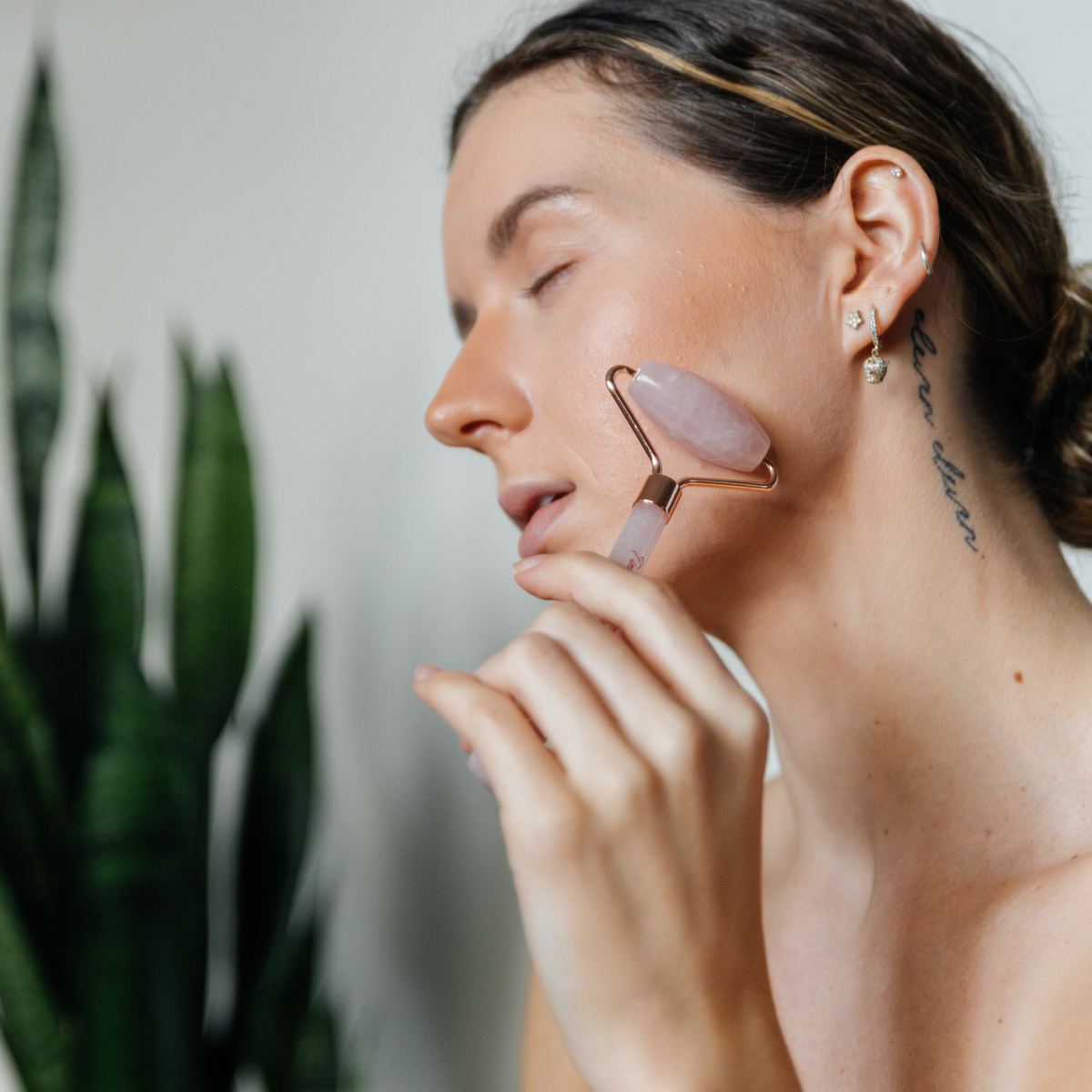 Timeless Organics - Rose Quartz Facial Roller